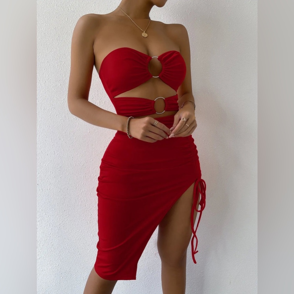 Ring Linked Ruched Leg Slit Mini Dress - Picture 4 of 6